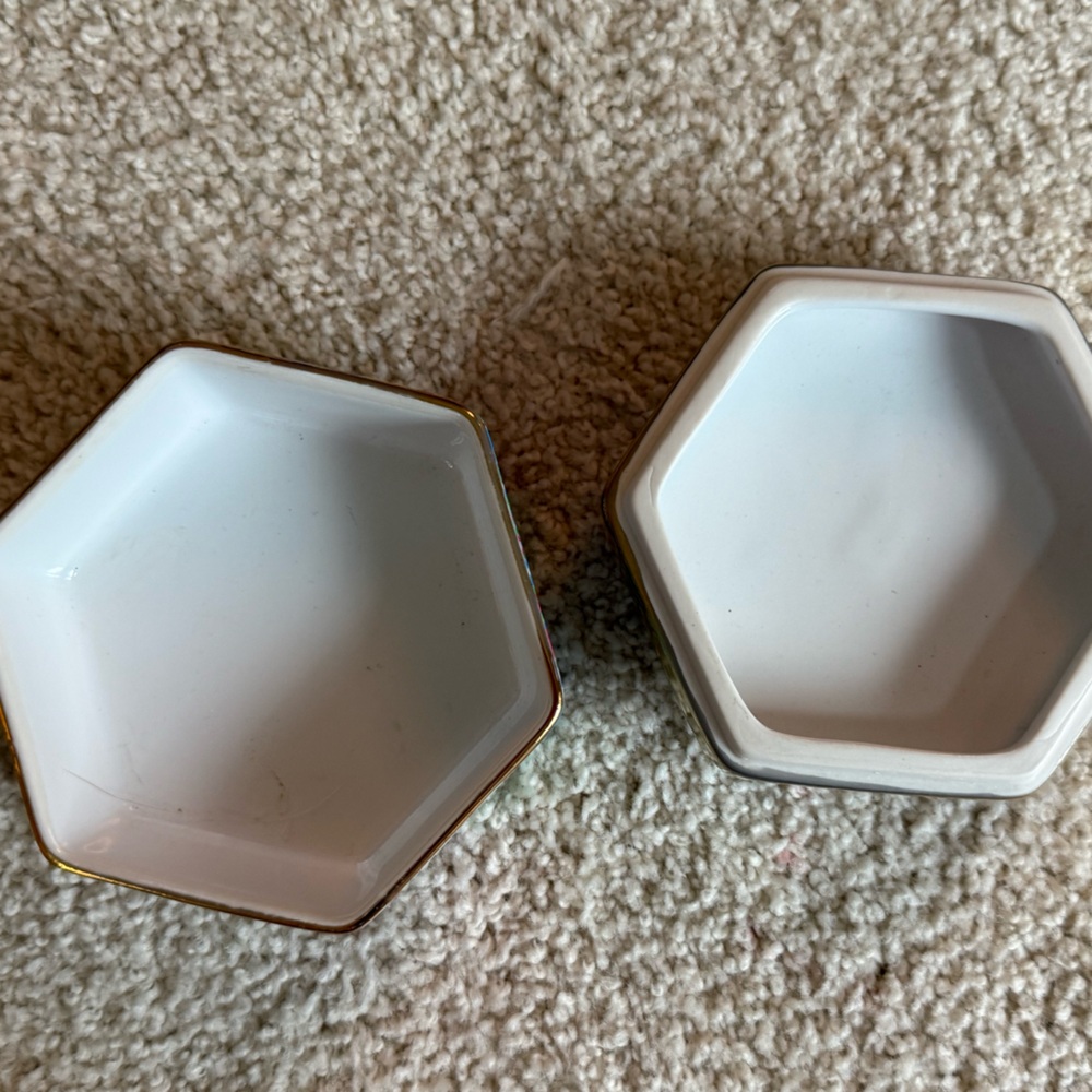 Lily Pulitzer Hexagonal Trinket Box with Gold Butterfly Accent - Picture 4 of 4
